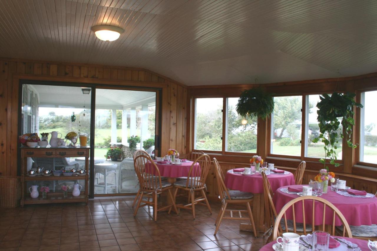 Rose Farm Inn New Shoreham Exterior photo
